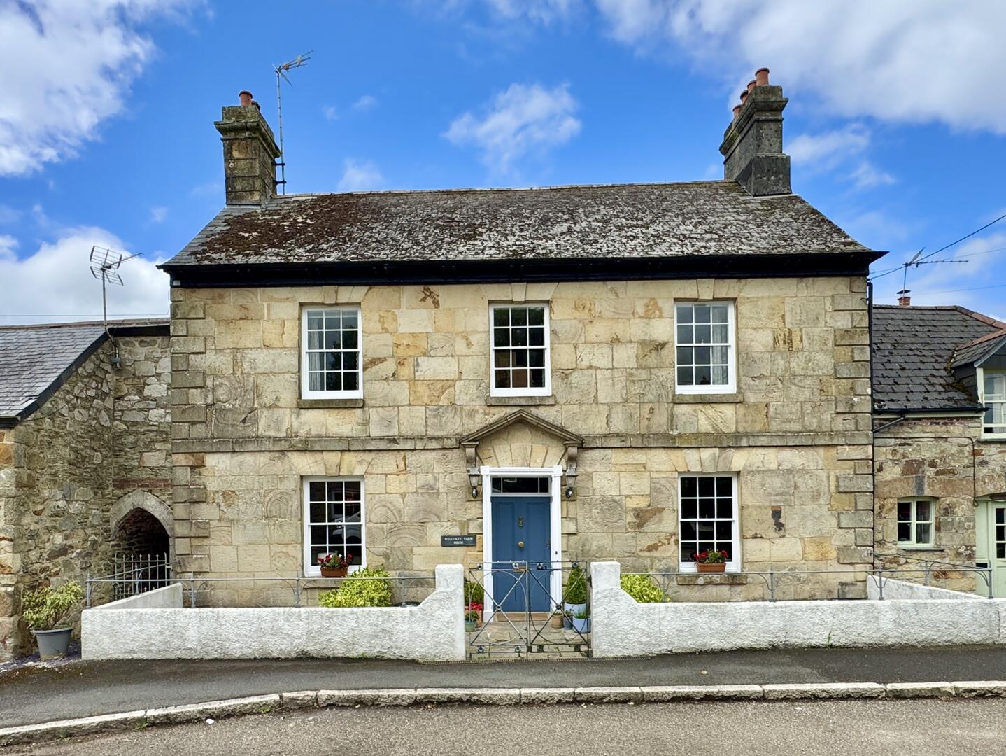6 bed property in , Newquay